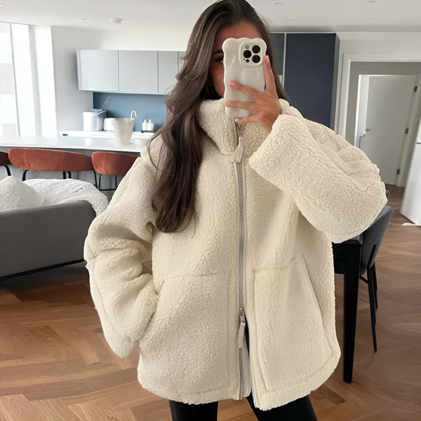 Emma's Comfort Teddy Coat - For Warm and Stylish Days