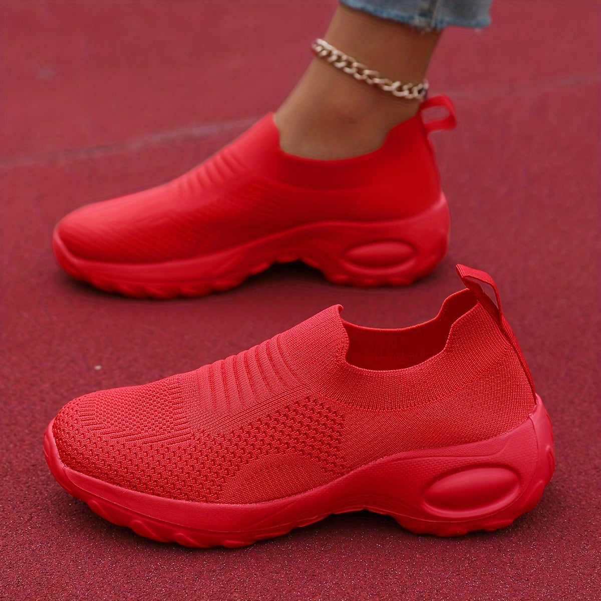 Modern Slip-On Sneakers for Women – Breathable and Comfortable for Daily Use