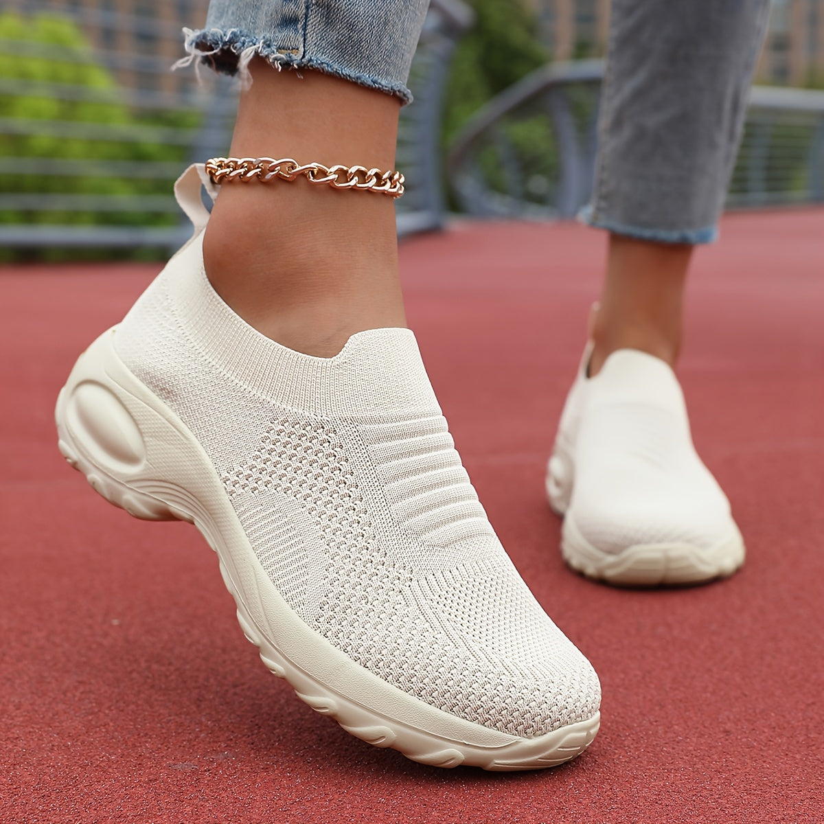 Modern Slip-On Sneakers for Women – Breathable and Comfortable for Daily Use