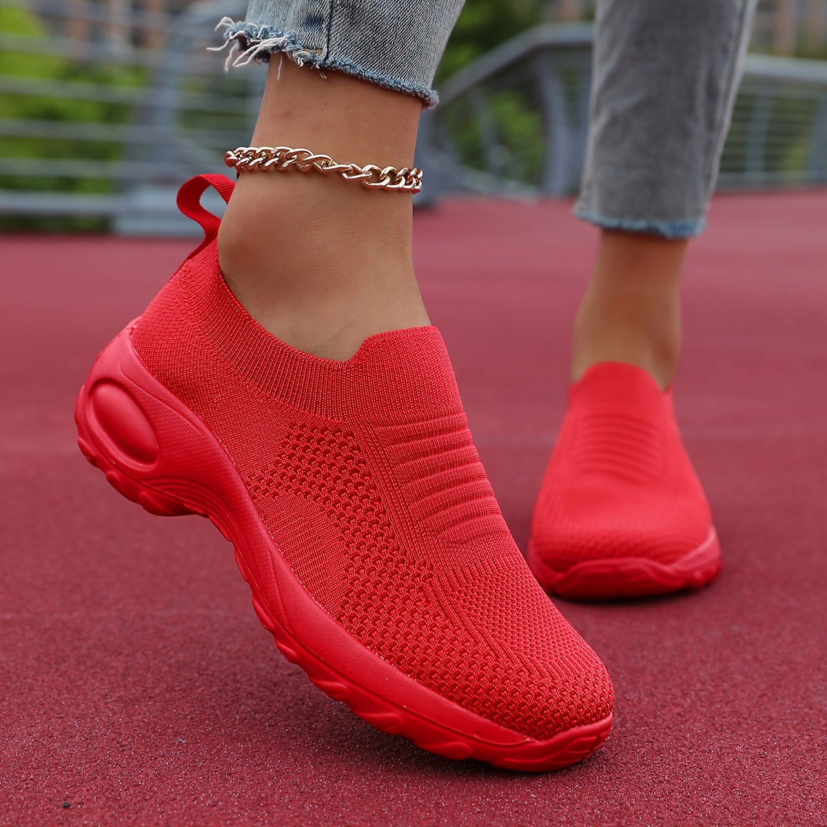 Modern Slip-On Sneakers for Women – Breathable and Comfortable for Daily Use
