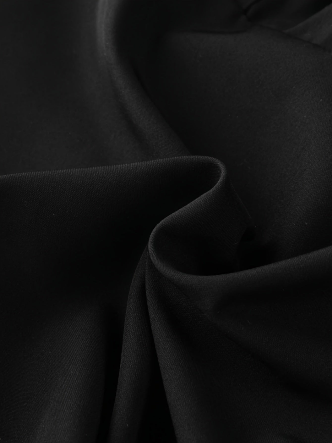 Geometric Sports Shorts for Women – Stylish and Breathable for Fitness and Running