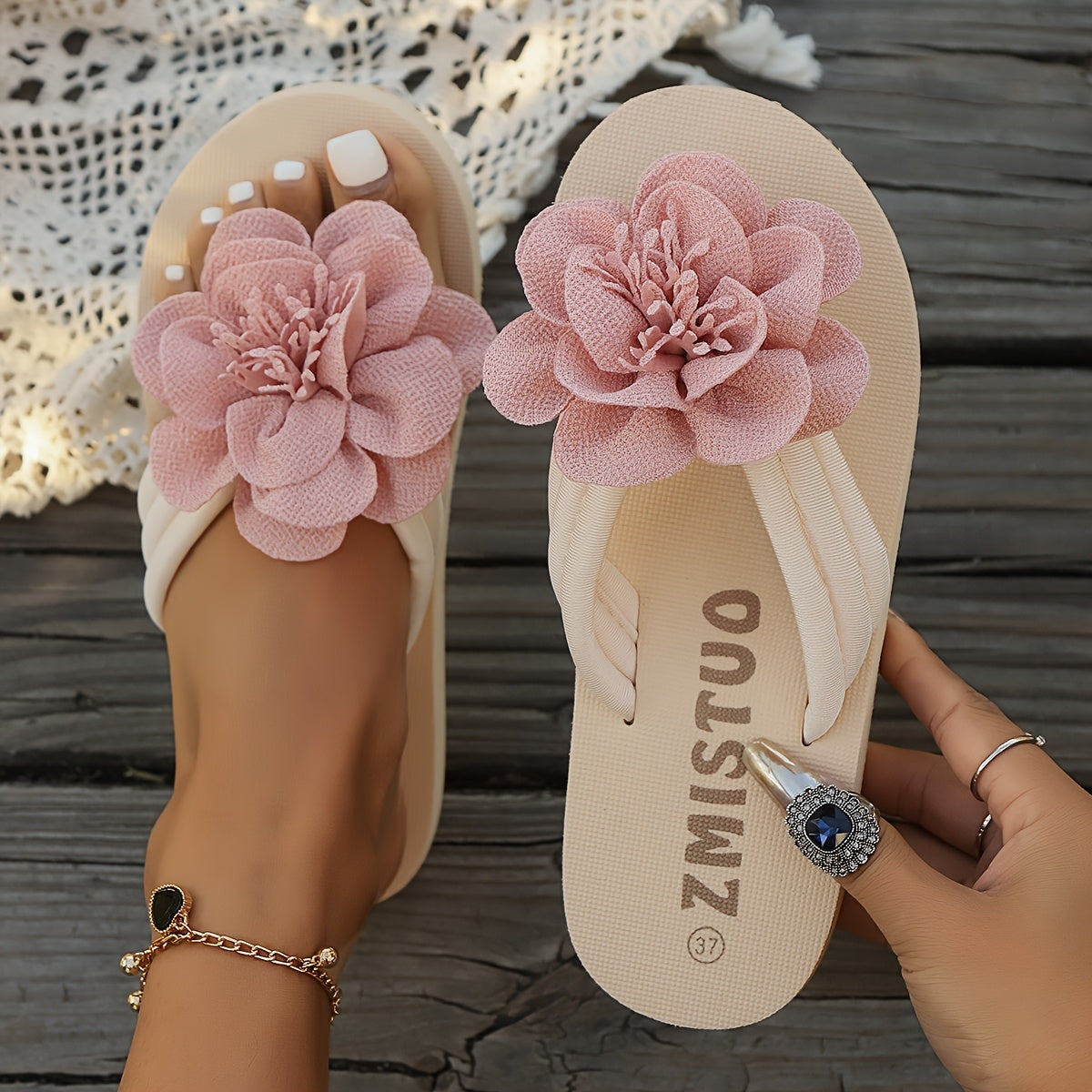 Luxe Women's Slippers with Floral Detail - Perfect for Summer and Beach