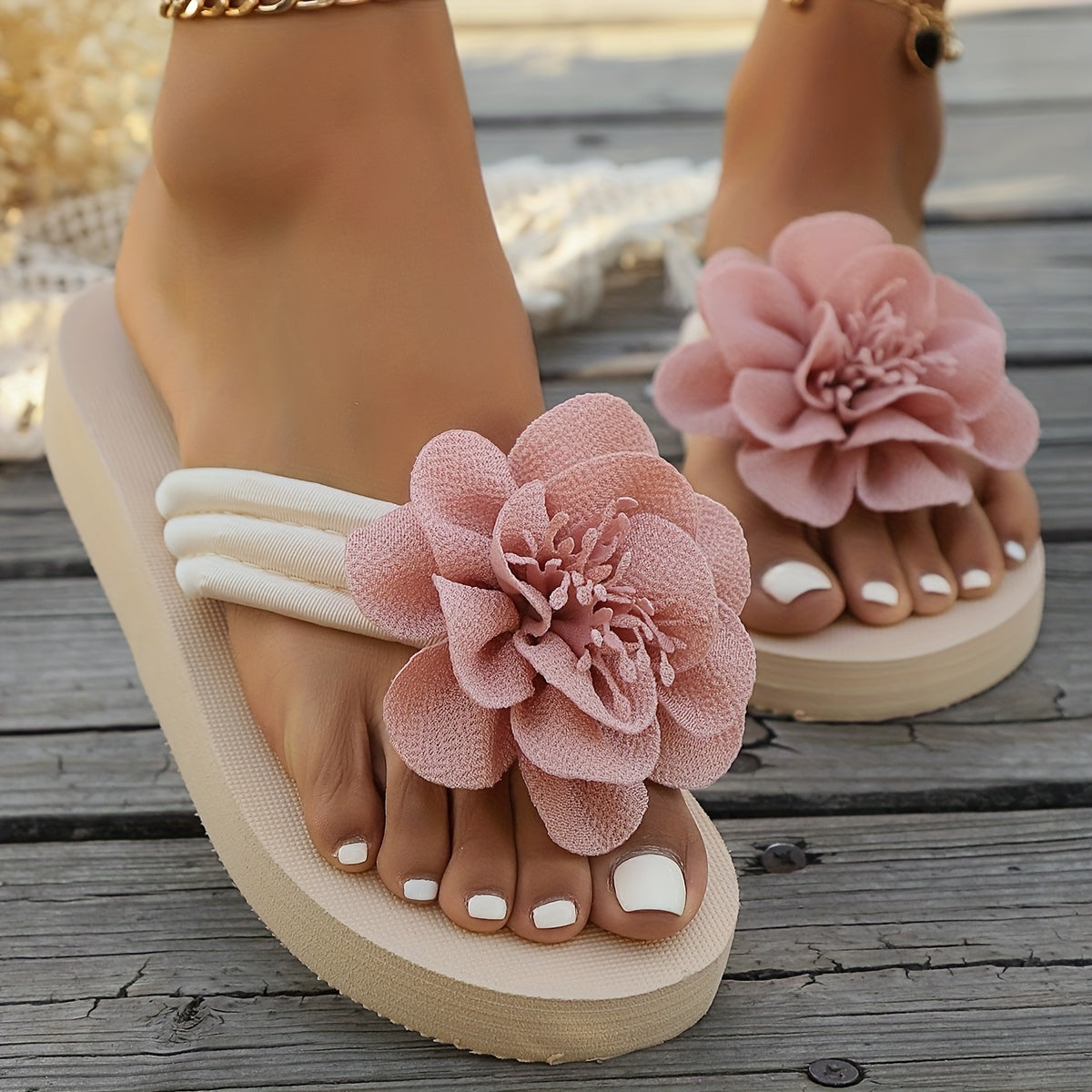 Luxe Women's Slippers with Floral Detail - Perfect for Summer and Beach